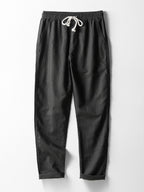Ensemble aus offen gestricktem Hemd und Leinenhose mit geradem Schnitt