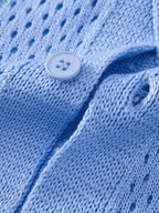 Ensemble aus offen gestricktem Hemd und Leinenhose mit geradem Schnitt